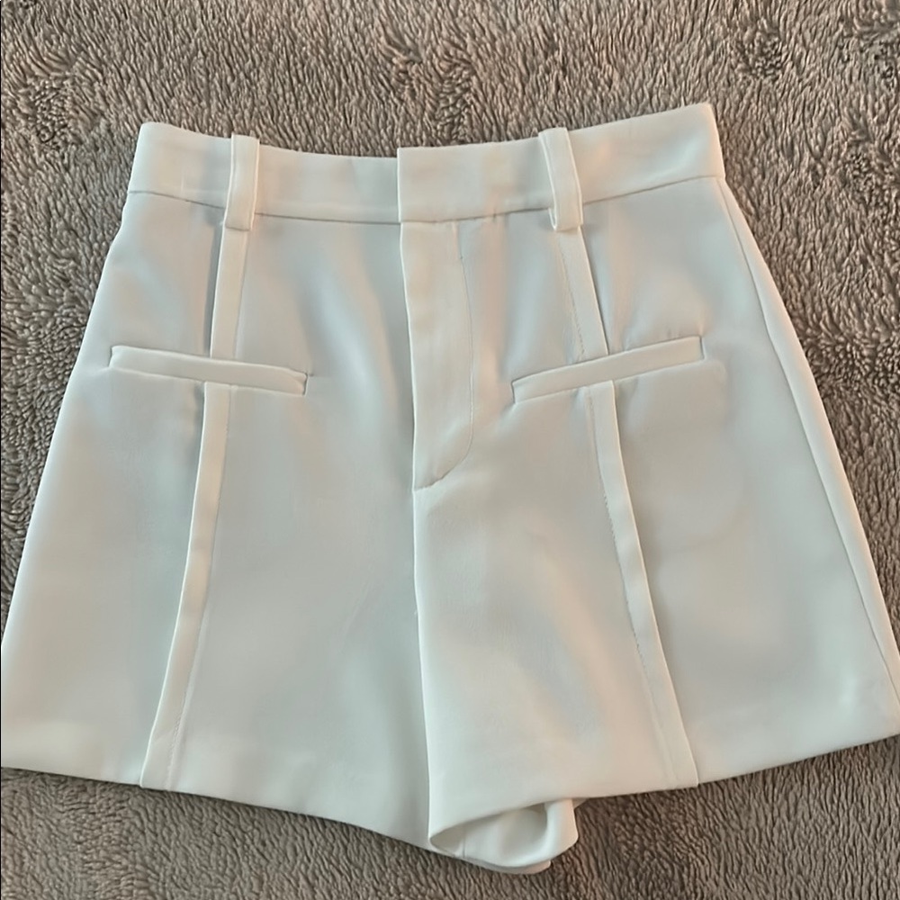 Zara High Waist Cream Shorts with Tailored Fit EUC